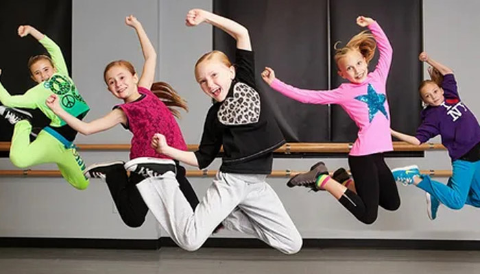 بهترین کلاس رقص در تهران (۱۴۰۴) – معرفی آموزشگاههای معتبر با آدرس و شماره تماس 18 بهترین کلاس رقص در تهران مریم محمدی